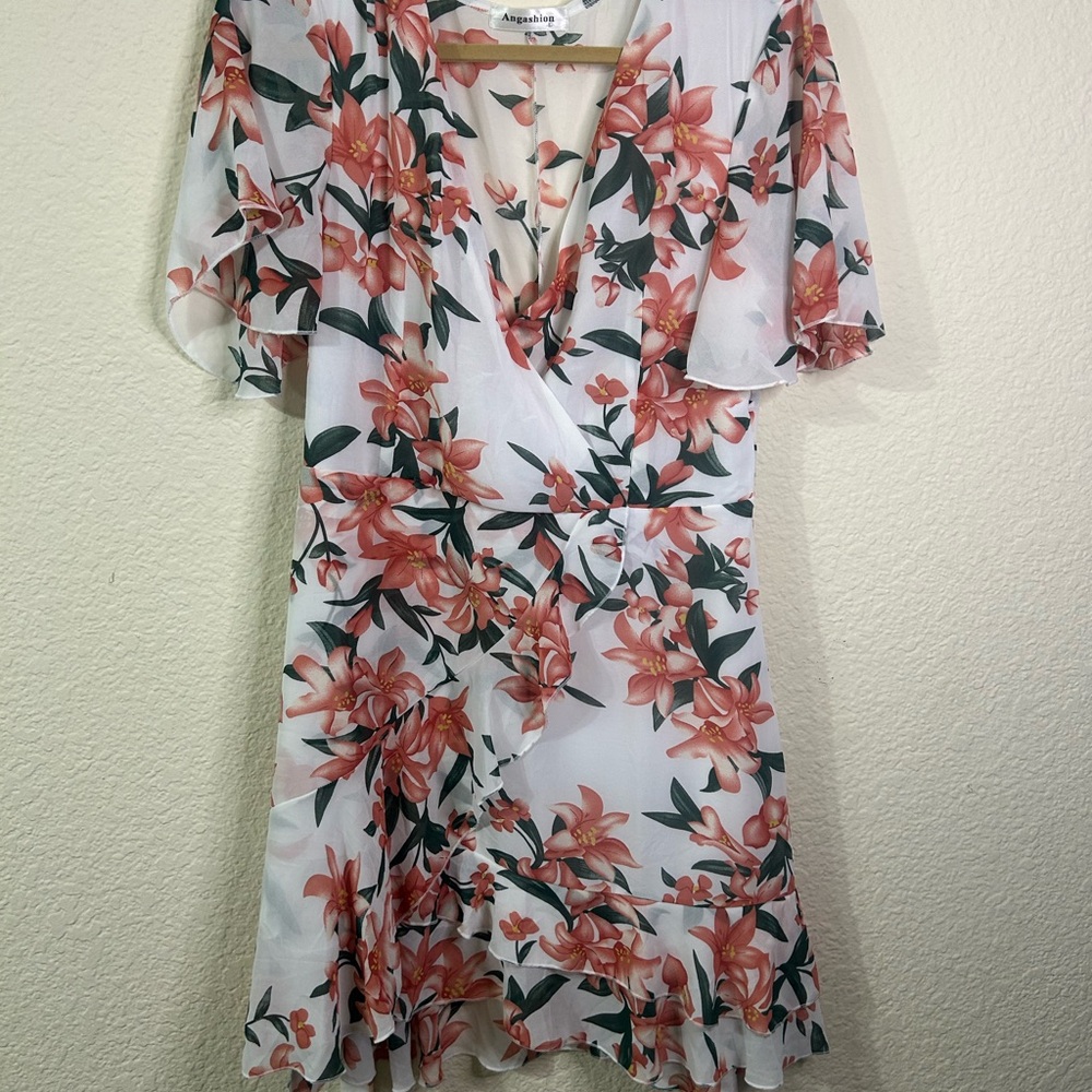 Angashion Short Flare‎ Sleeve Floral V-Neck Flowy Layered Crossover Dress Large